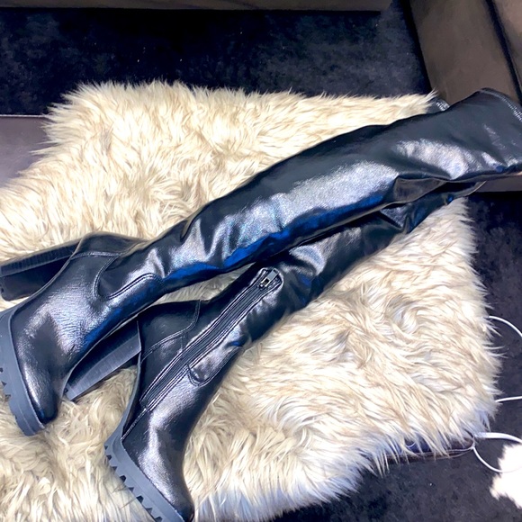 Boots - Picture 3 of 5